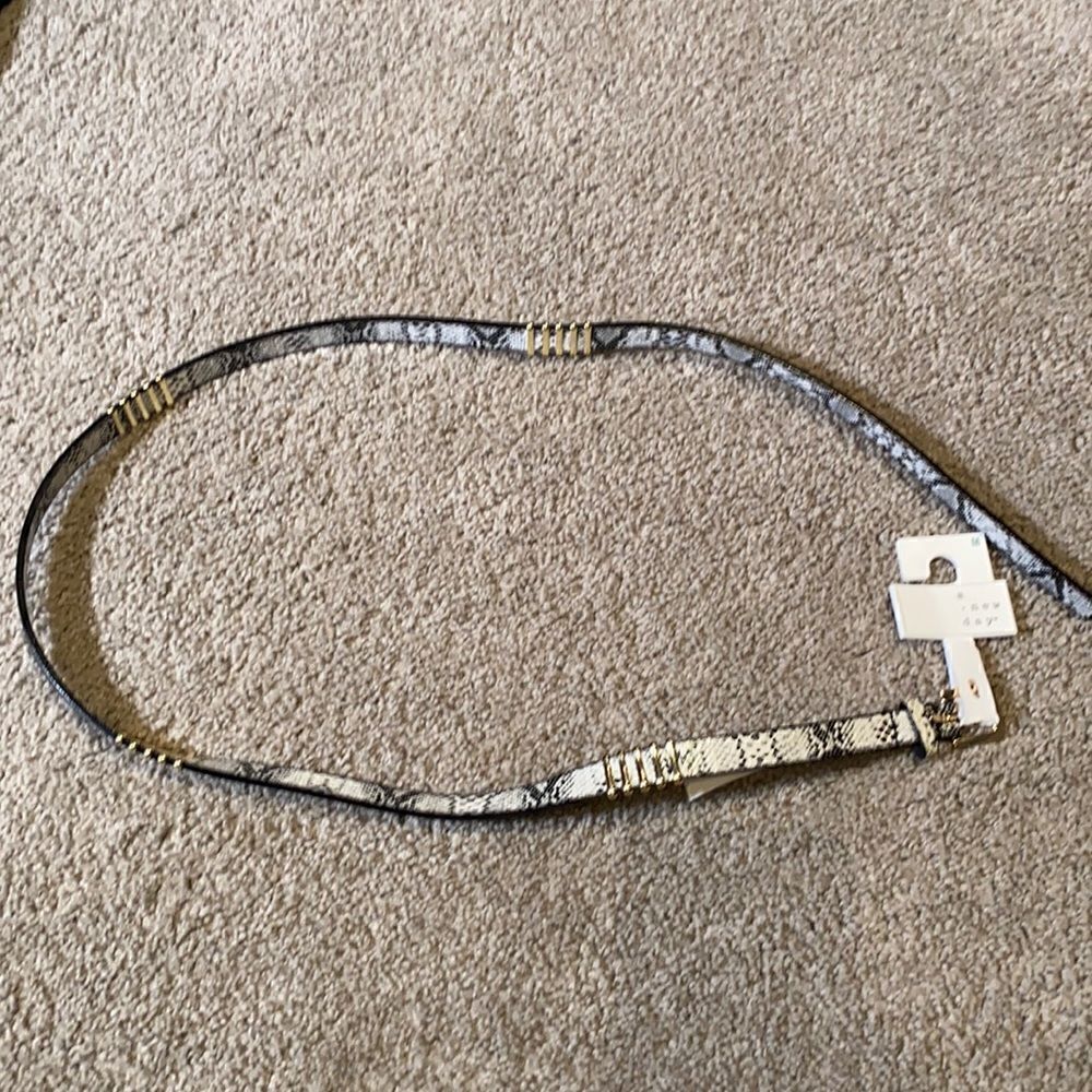 Women’s Thin Black & White Belt with Gold Detail Size M NWT
